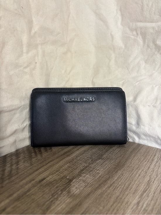 Michael Kors Handbags - Michael Kors Black Leather Compact Wallet with Logo